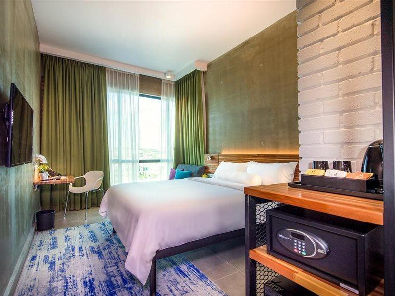 Ibis Styles Kota Kinabalu Inanam Hotel Exterior photo