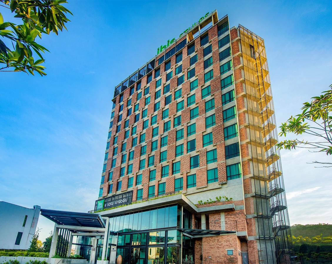 Ibis Styles Kota Kinabalu Inanam Hotel Exterior photo